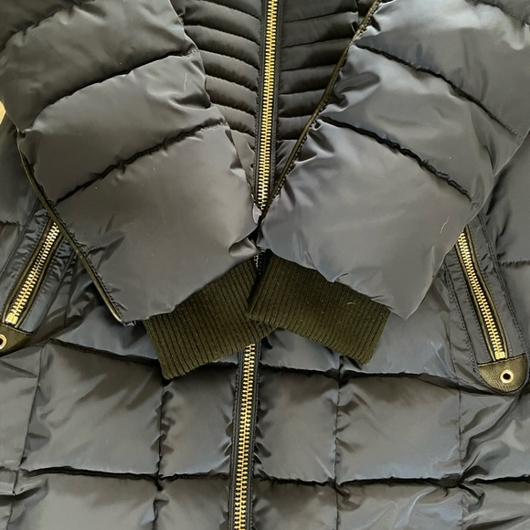 Beautiful Blue Guess Winter Down Jacket.Size Medium. - Picture 9 of 11